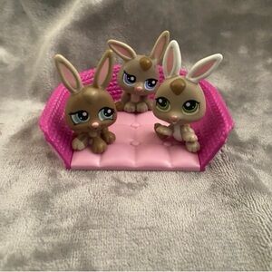 LPS Bunny Triplets #1332 #1343 #1334 w/Pet Bed accessory